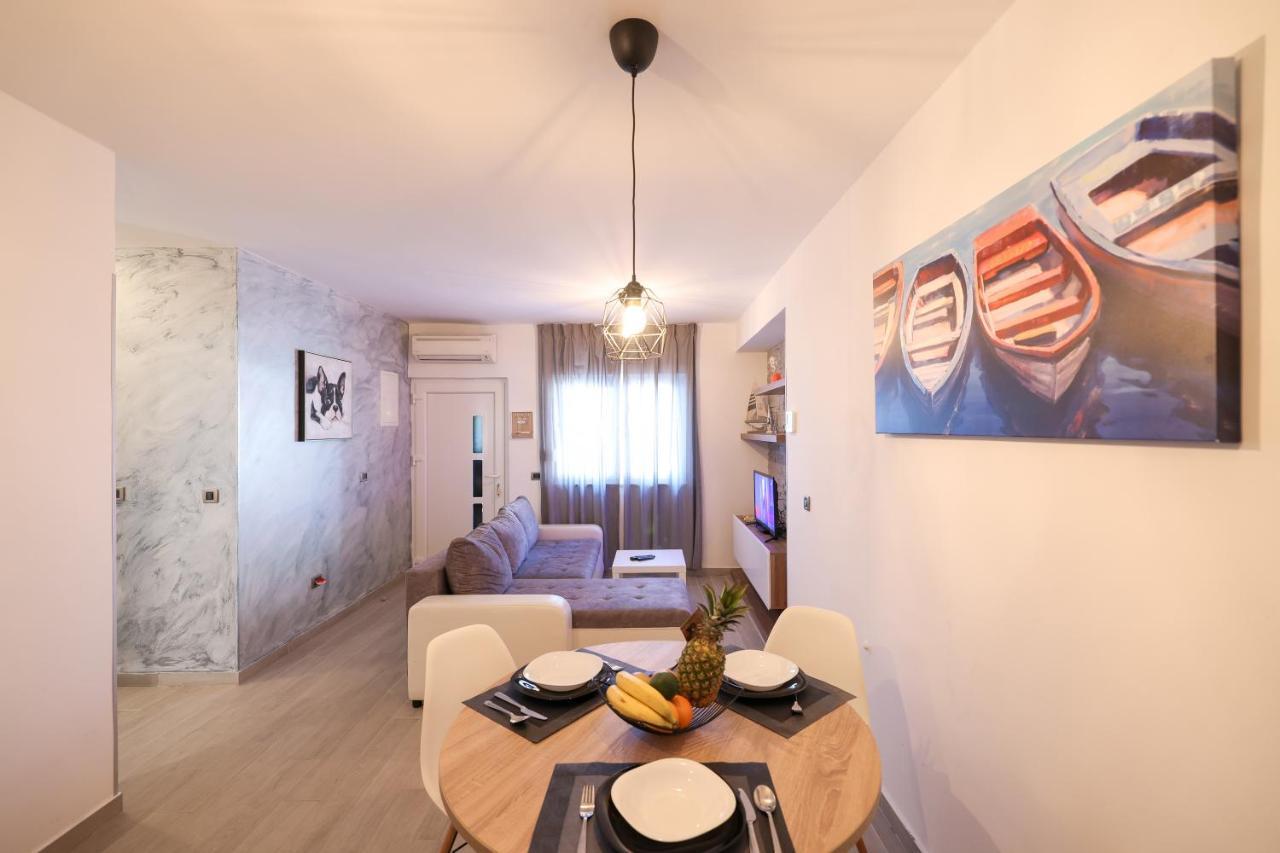 Coco Apartment Pirovac Luaran gambar
