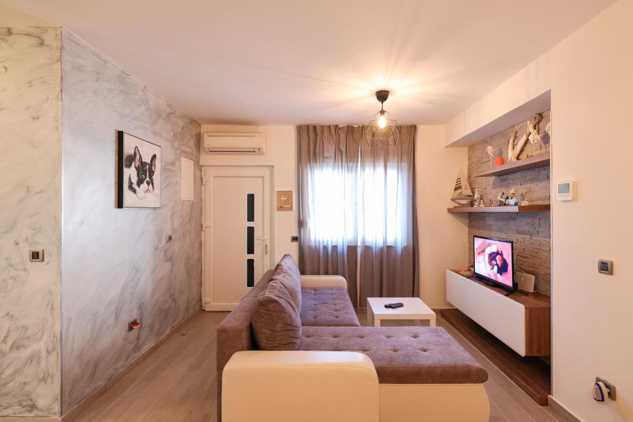 Coco Apartment Pirovac Luaran gambar