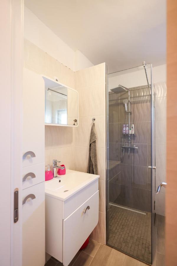 Coco Apartment Pirovac Luaran gambar
