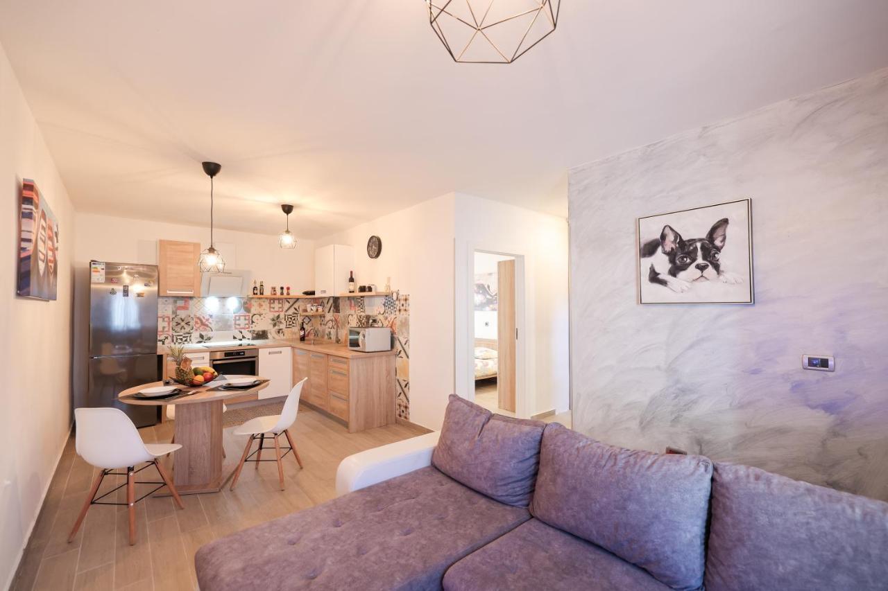 Coco Apartment Pirovac Luaran gambar