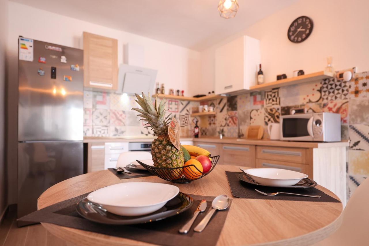 Coco Apartment Pirovac Luaran gambar